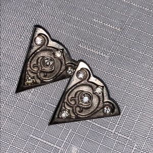 Silver collar tips w/crystals. Fem western style.